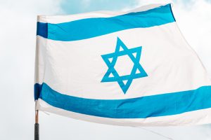 מתי כדאי לעבור מעוסק פטור לעוסק מורשה – ואיך זה משפיע על המסים והתזרים של העסק?